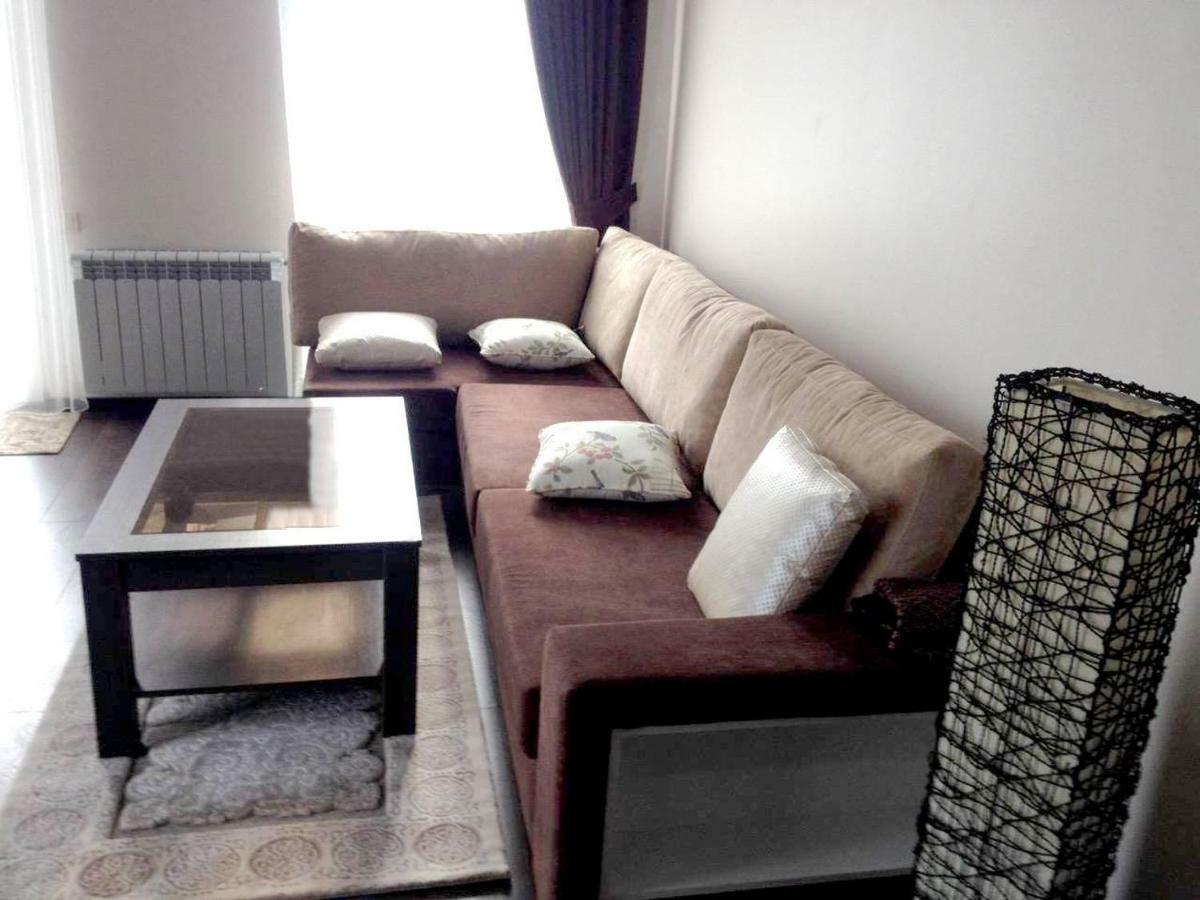 Flat Near The Mcdonald'S Apartment บาทูมิ ภายนอก รูปภาพ